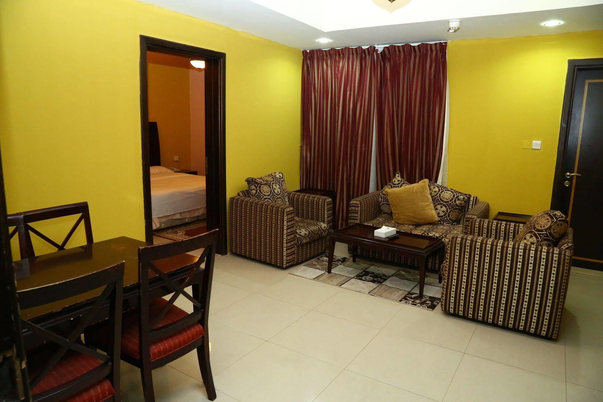 Golden Square Hotel Apartments Dubai Buitenkant foto