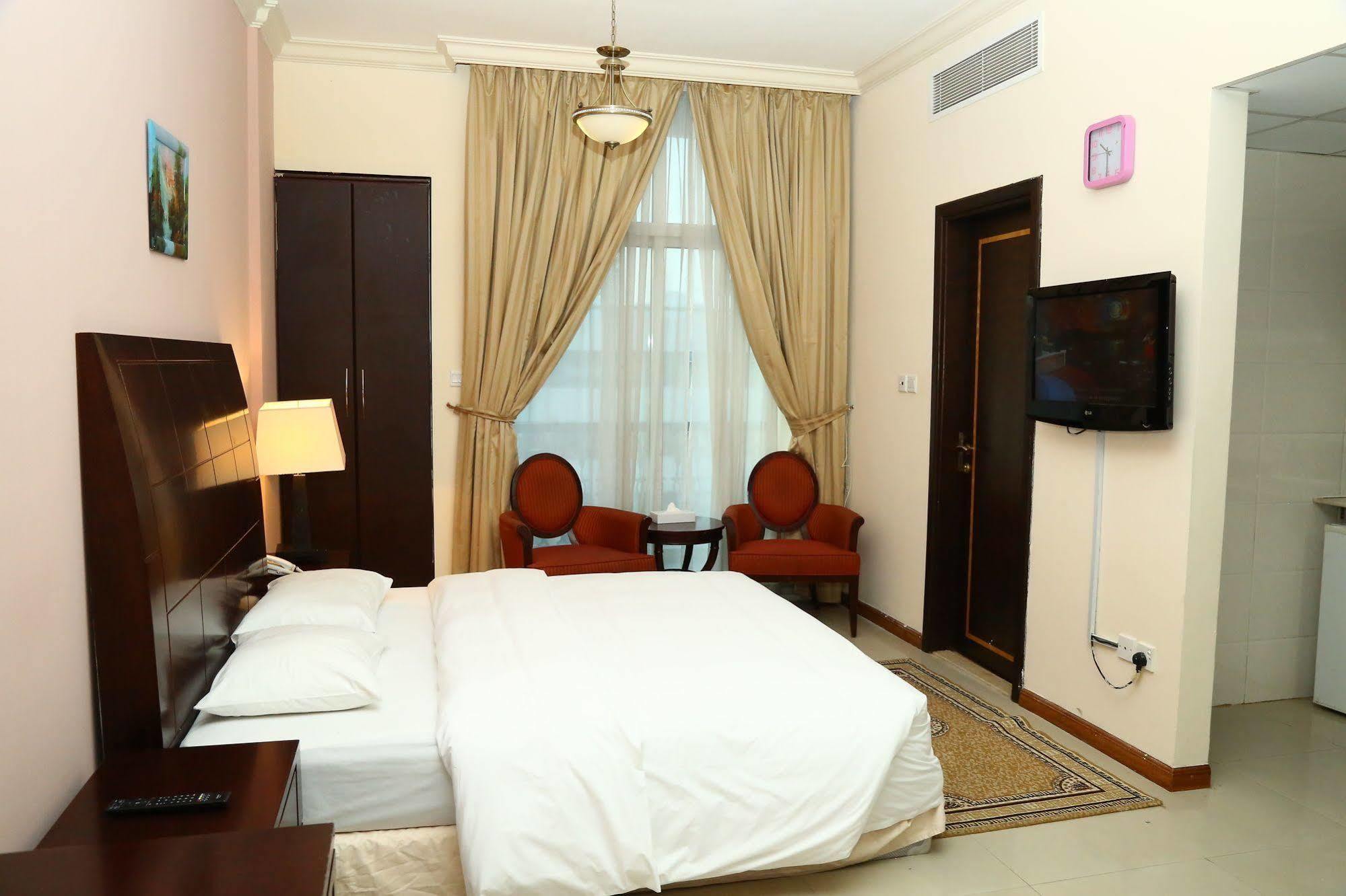Golden Square Hotel Apartments Dubai Buitenkant foto