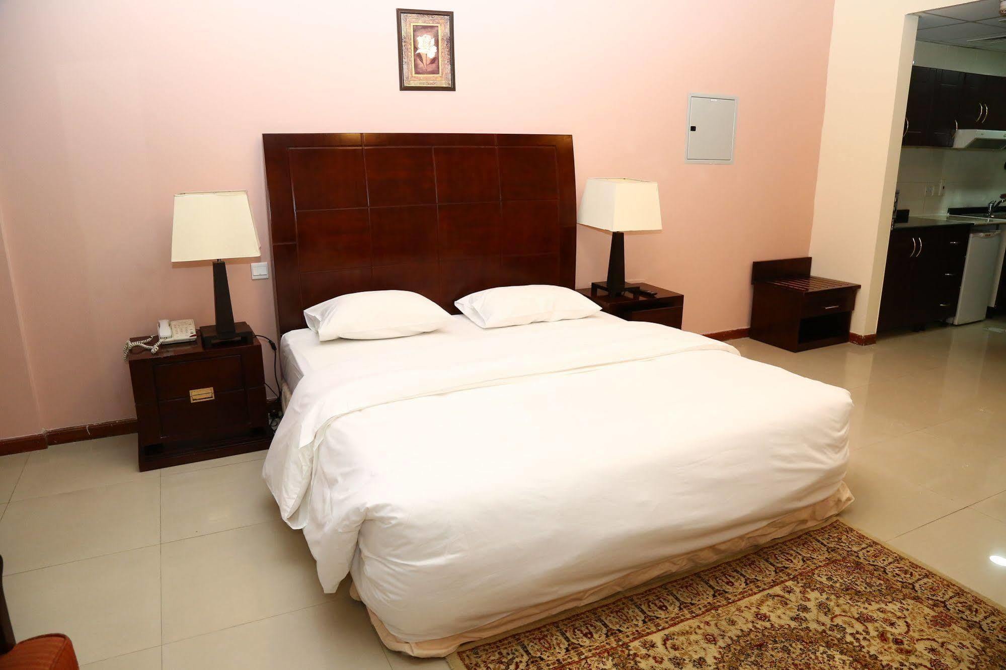 Golden Square Hotel Apartments Dubai Buitenkant foto