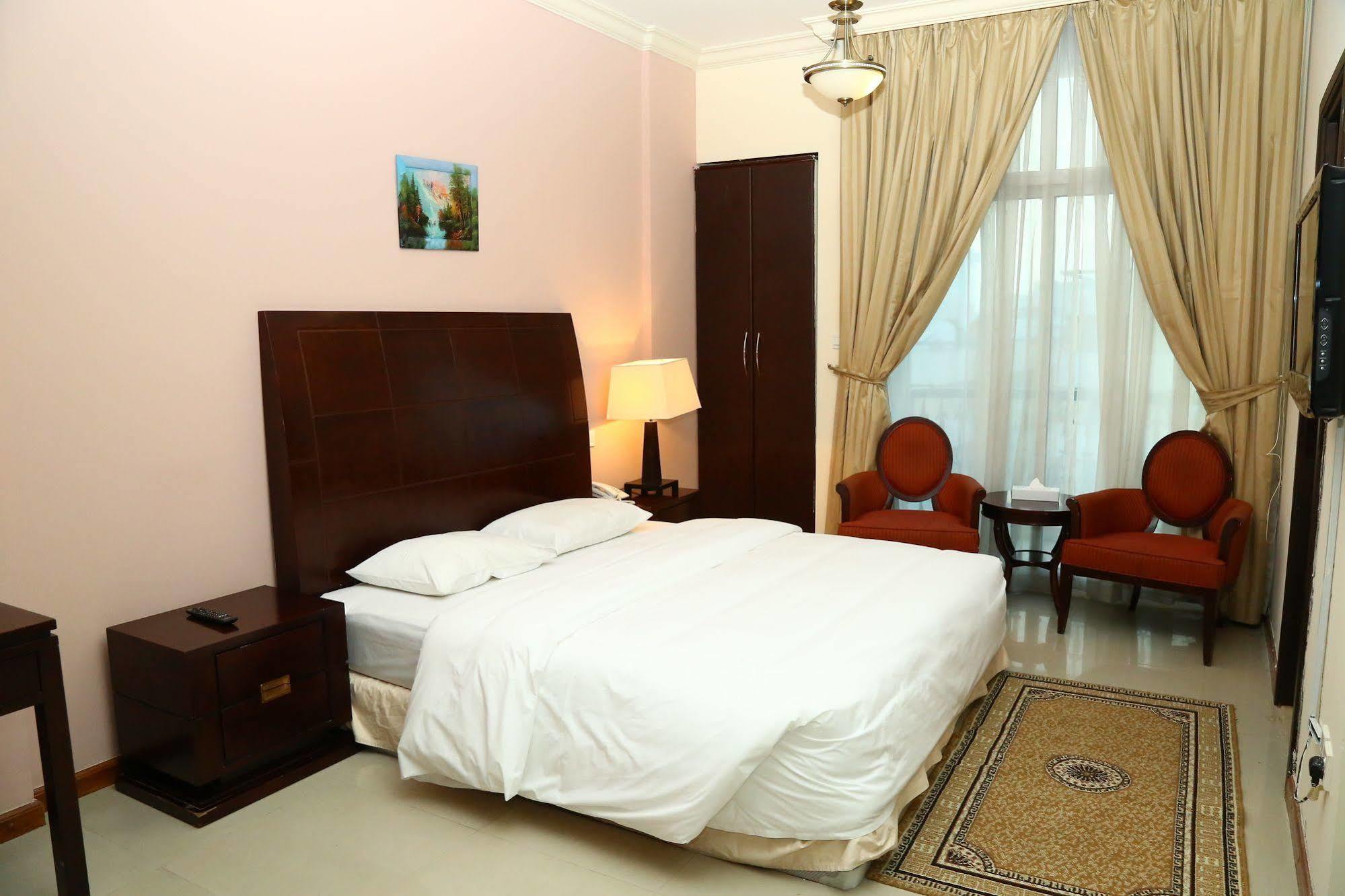 Golden Square Hotel Apartments Dubai Buitenkant foto